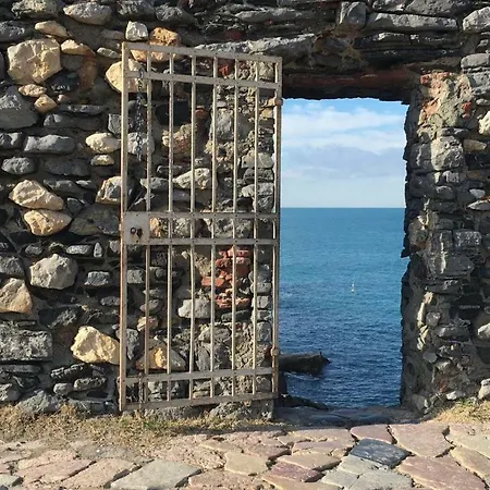 Mediterraneo لا سبيتسْيا